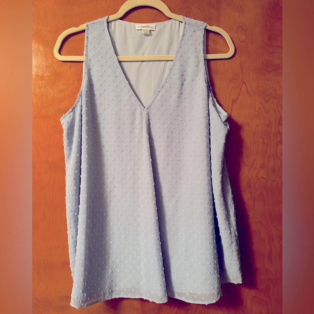 Calvin Klein periwinkle, textured sleeveless v-neck blouse, size large